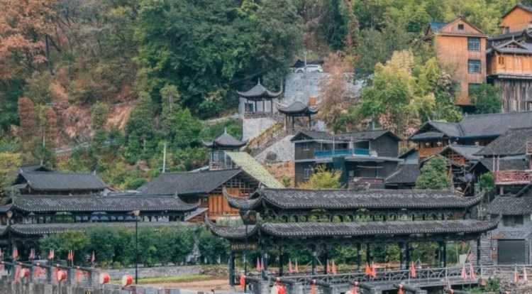 Tour Trung Quốc 5N4Đ: Ân Thi - Phượng Hoàng Cổ Trấn - Miêu Trại - Trương Gia Giới khởi hành TP.HCM